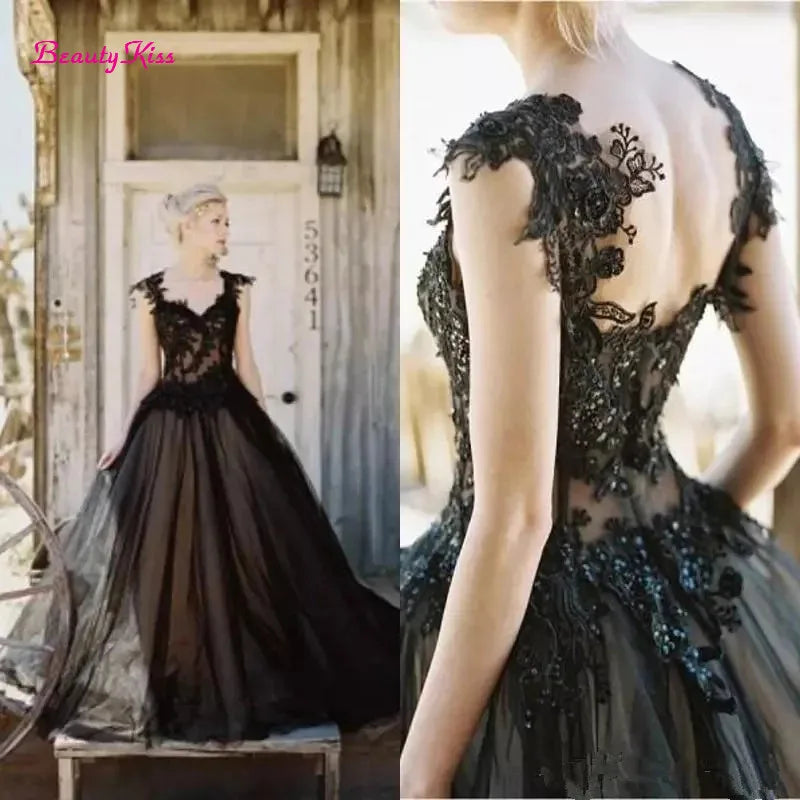 Runhufu Black Wedding Dresses Lace Applique Sweetheart A-Line Gothic Bridal Dress Beaded Backless Long Tulle Wedding Bridal Gown