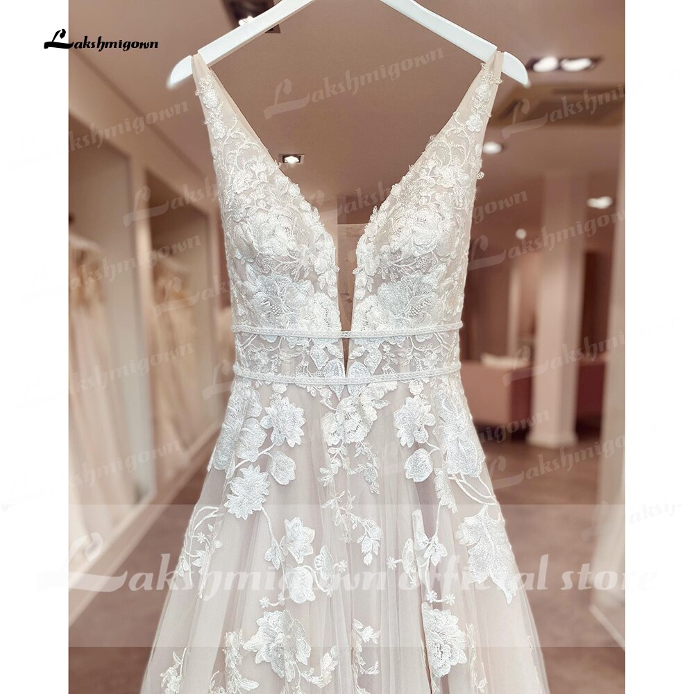 runhufu Bohemian Wedding Dresses V-Neck Appliques Lace A-Line Beach Princes Wedding Bridal Gown 2023 Plus Size