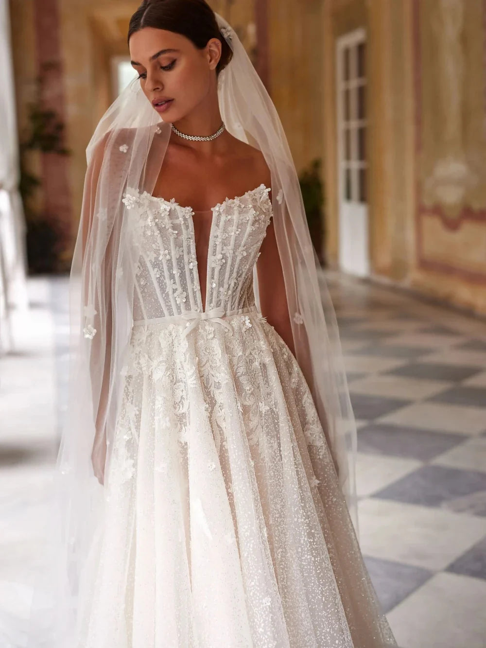 Runhufu Deep V-neck Backless Wedding Dress Vintage Lace Appliques Bride Robe Spqrkly A-line Long Bridal Gown Robe De Mari¨¦e