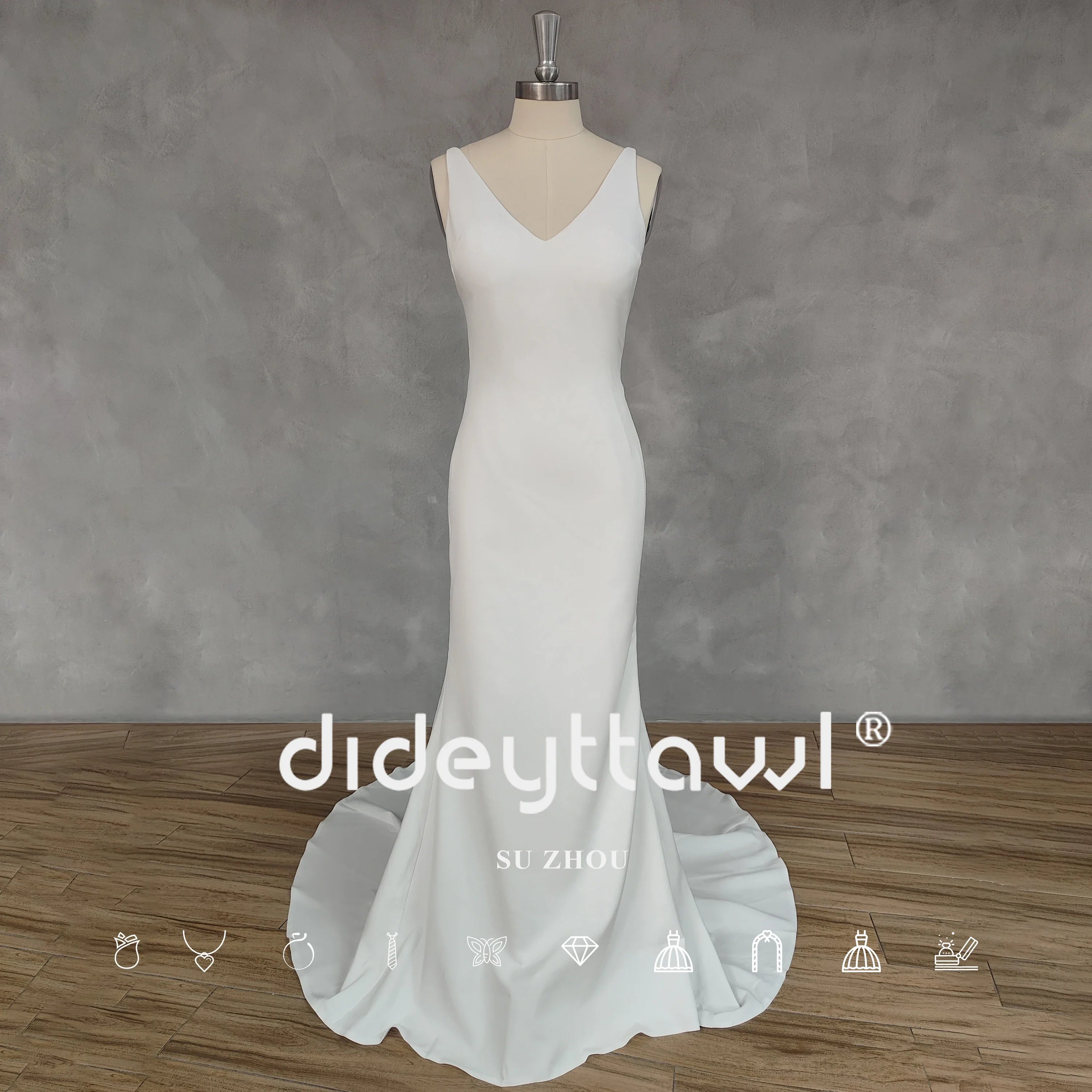 Runhufu Real Picture Simple V-Neck Sleeveless Spaghetti Crepe Mermaid Wedding Dress Open Back Court Train Bridal Gown