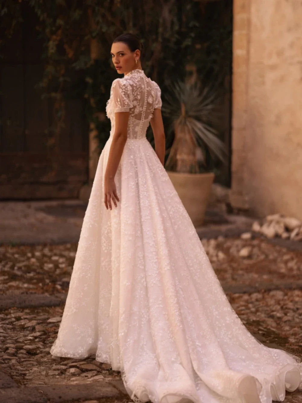 Runhufu High Collar Puff Sleeve Wedding Dress Classic Lace Appliques Dress For Bride Elegant A-line Bridal Gown Robe De Mari¨¦e