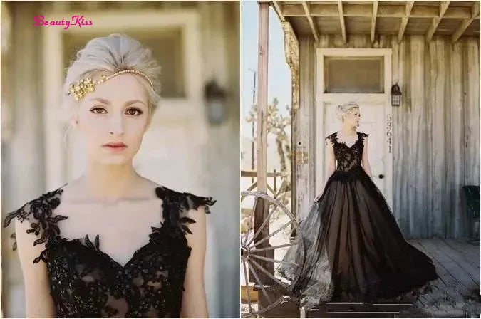 Runhufu Black Wedding Dresses Lace Applique Sweetheart A-Line Gothic Bridal Dress Beaded Backless Long Tulle Wedding Bridal Gown