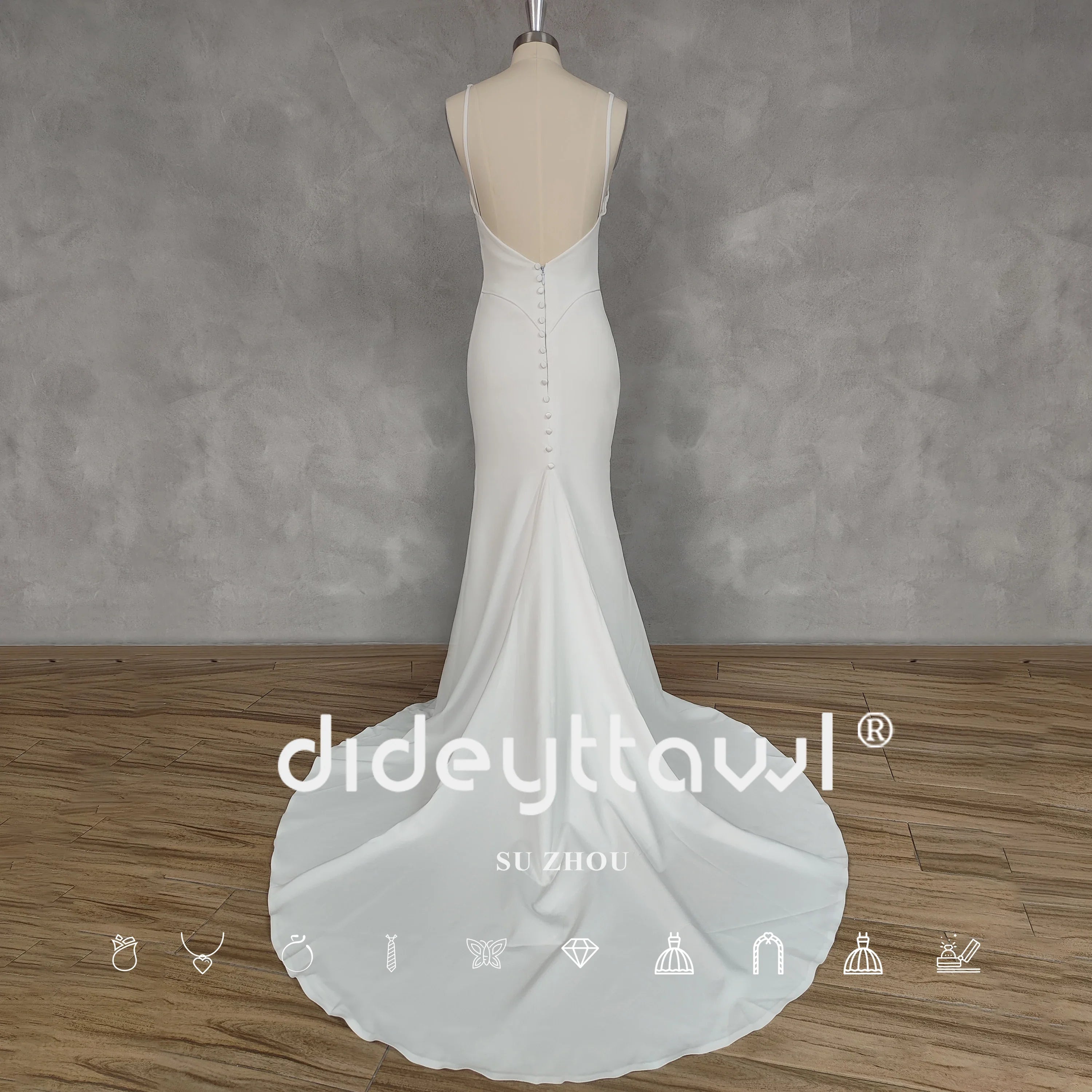 Runhufu Real Picture Simple V-Neck Sleeveless Spaghetti Crepe Mermaid Wedding Dress Open Back Court Train Bridal Gown