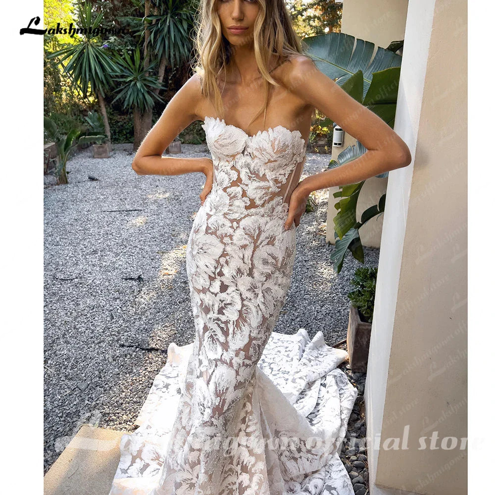 Runhufu Mermaid Bridal Gown Strapless Sweetheart Neckline Embellished Fit Flare Sheath Chapel Train 2024 Wedding Dresses
