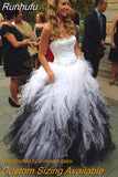 Runhufu de noiva 2023 Backless plus size unique Sweetheart Corset White and Black Gothic Wedding dress Ball Gown robe de soiree 925