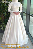 Runhufu Elegant Satin Muslim Wedding Dress Delicate Appliques Lace Pearl Bridal Gown Classic High Neck Long Sleeve Robe De Mariée