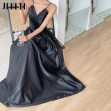 Runhufu V-Neck Pleat Satin Korea Wedding Dresses For Women Spaghetti Straps A-Line Bridal Gowns Simple Backless Sleeveless ?????