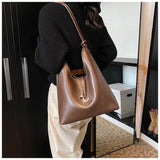 Versatile retro shoulder bag casual bucket bag HZ1108