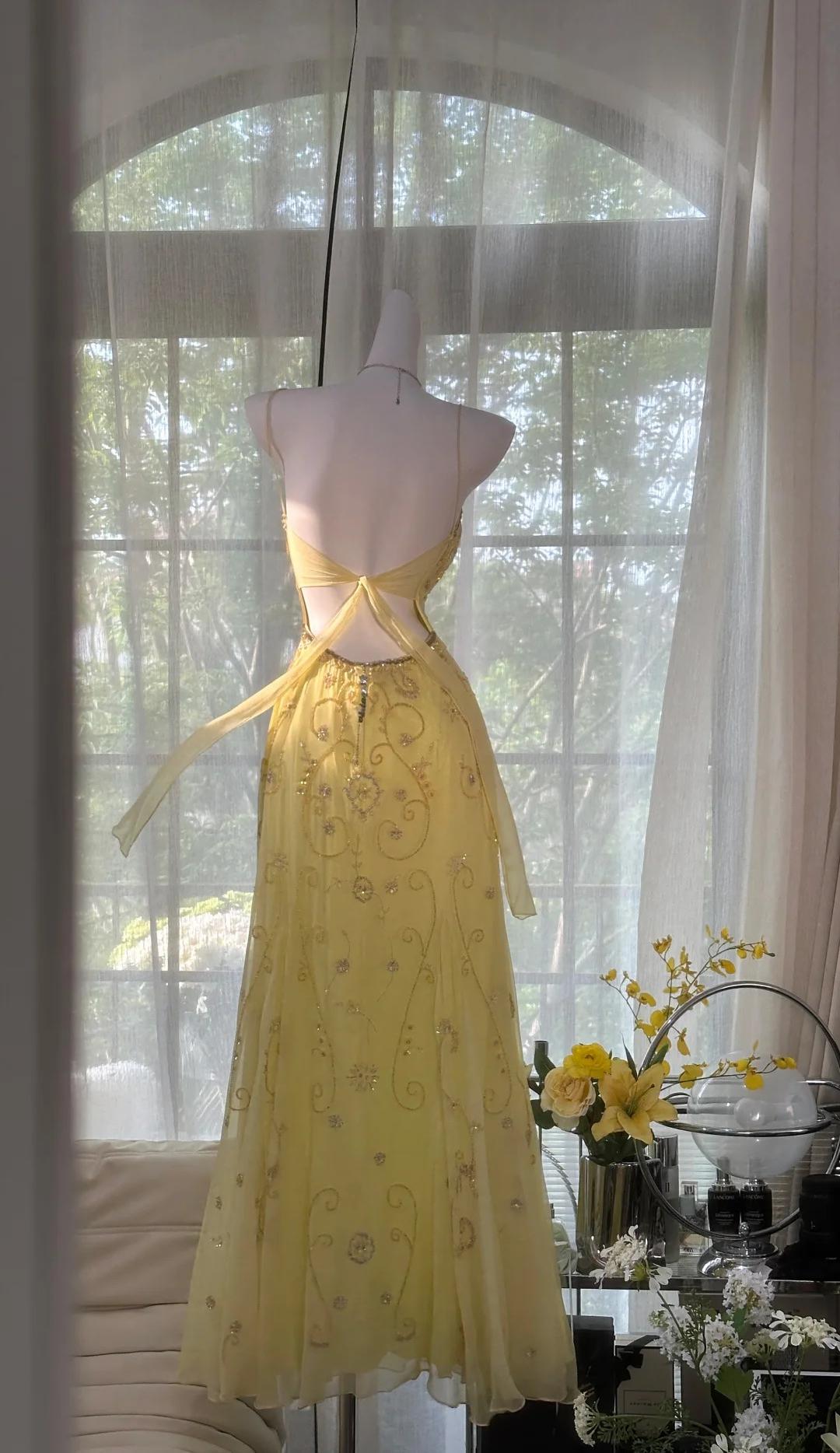 Gorgeous Butter Yellow Spaghetti Straps A-line Tulle Beaded Long Prom Dresses Backless Evening Gowns HZ1108
