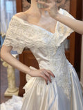 Elegant Royal Pearl White Off-the-shoulder Satin Lace Beaded A-Line Vintage Wedding Dress HZ1108