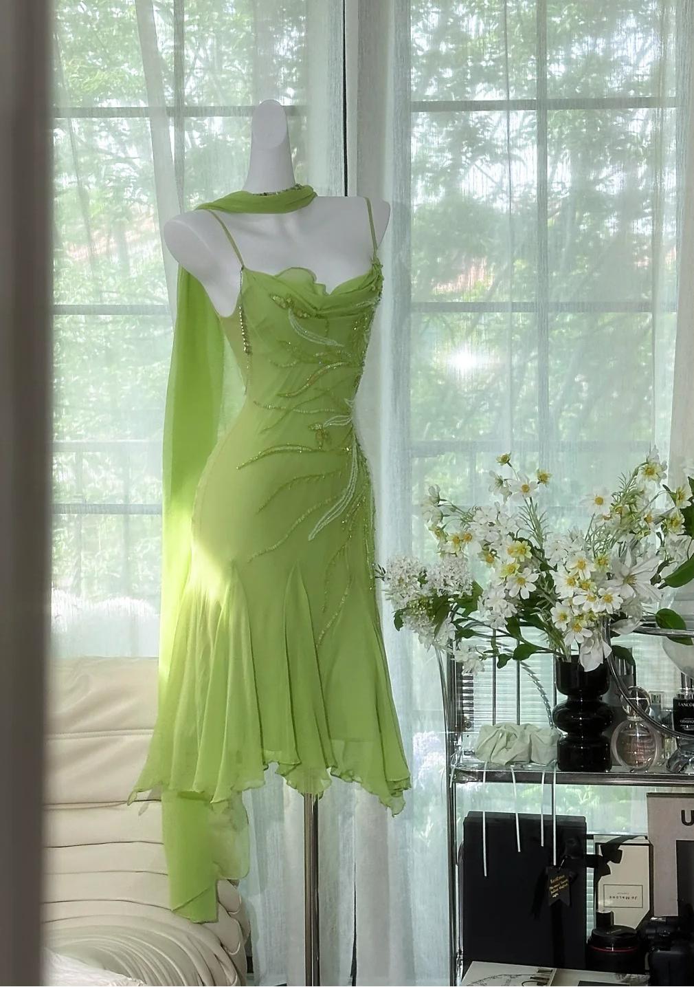 Fairytale Bud Green Sheath Short Prom Dresses Chiffon Beaded Backless Party Dress HZ1108