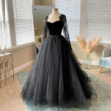 Runhufu Gothic Long Sleeves Tulle Wedding Dress Lace Appliques Sweep Black Wedding Gown 2024 Sweetheart Tiered Bridal Dress