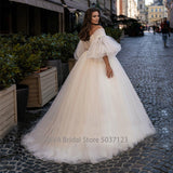Runhufu Wedding Dresses with Detachable Puffy Sleeves Lace Appliques Pleated Long Boho Wedding Gown Champagne Bride Dress
