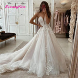 Runhufu Boho Wedding Dress V-Neck Straps Appliqued Lace Bridal Gowns Elegant Long Train Tulle Beach Princess Wedding Party Dress