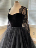 Runhufu Gothic Long Sleeves Tulle Wedding Dress Lace Appliques Sweep Black Wedding Gown 2024 Sweetheart Tiered Bridal Dress