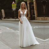 Runhufu Boho Wedding Dresses V-Neck Appliques Lace A-Line Tulle Wedding Gown Beach Simple Bridal Dress bestidos de novia 2023