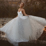 Runhufu V-Neck Spaghetti Straps sleevess Wedding Dress For Bride 2023 Lace Aqqliques Open Back A-Line Tulle Simple Bridal Gown