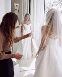Runhufu Pleat V-neck Wedding Dress High Side Slit Princess Bride Dress Bridal Gowns Back Buttons With Tail Marriage Gowns
