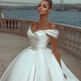 Runhufu Sexy White Sweetheart Wedding Dresses 2024 Off Shoulder Sweep Train Bride Dress Lace Up Back Elegant Satin Wedding Gown