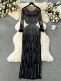 Runhufu 2024 New Fashion Bodycon Long Dress Europen O Neck Long Sleeve Feather Female Senior Mesh Transparent Diamonds Dress