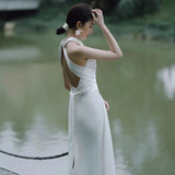 Runhufu 2024 Simple Wedding Dress Sleeveless Classic Halter Satin Vestido De Noiva Sexy Backless Pleat Floor-length Robe De Mariee