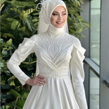 Runhufu Elegant Satin Muslim Wedding Dress Delicate Appliques Lace Pearl Bridal Gown Classic High Neck Long Sleeve Robe De Mariée