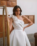 Runhufu Eleaant Wedding Dress Sexy One Shoulder 3D Flowers Split Open Back Pleat Bridal Gown Sweep Train Vestidos De Noiva