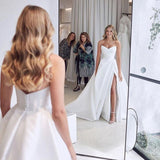 Runhufu Pleat V-neck Wedding Dress High Side Slit Princess Bride Dress Bridal Gowns Back Buttons With Tail Marriage Gowns