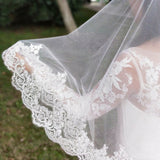 Runhufu Two Layers Sequins Lace Edge Wedding Veils Custom Made