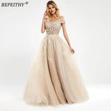 Runhufu Off The Shoulder Lace Evening Dresses Long For Women 2024 Champange A-Line Sleeveles Prom Gown Reception Elegant