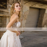 Runhufu Vintage Champagne Tulle Wedding Dress Princess A-Line Lace Appliques Sweetheart Neck Strapless Backless Bridal Gown 2023