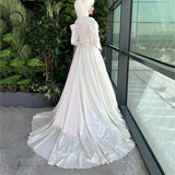 Runhufu Elegant Satin Muslim Wedding Dress Delicate Appliques Lace Pearl Bridal Gown Classic High Neck Long Sleeve Robe De Mariée