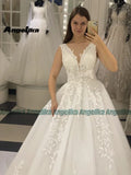 Runhufu Trendy Sleeveless Wedding Dresses A Line V Neck Appliques Tulle Sleeveless Chapel Train Robe De Soire De Mariage