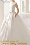 Runhufu Simple Satin Wedding Dresses For Bride 2023 Illusion Back Appliques Lace Bridal Gowns Bow Button A-Line Vestidos De Novia