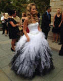 Runhufu de noiva 2023 Backless plus size unique Sweetheart Corset White and Black Gothic Wedding dress Ball Gown robe de soiree 925