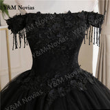 runhufu Off The Shoulder Black Quinceanera Dresses Party Prom Ball Gown Classic Lace Embroidery Bead Plus Szie Vestidos De 15 Anos