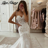 Runhufu Spaghetti Straps Wedding Dress V-Neck Lace Appliques New Sexy Mermaid Bride Gown Backless Court Train Vestidos De Noiva